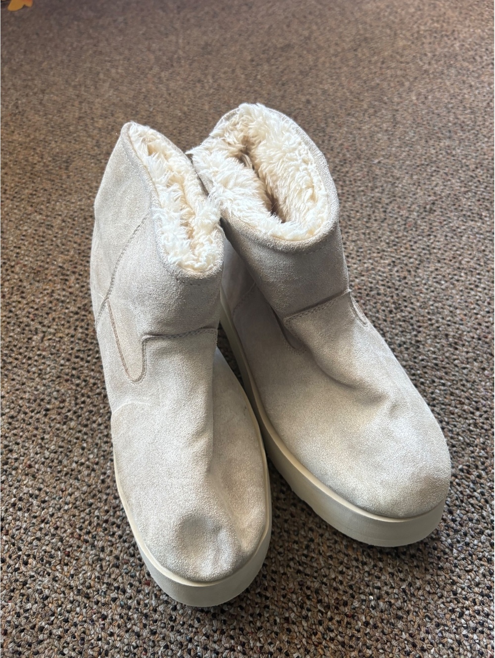 Time and Tru Women's Beige Faux Suede Winter Boots with Faux Fur Lining, Size 8